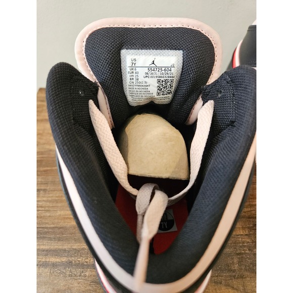 Nike Air Jordan 1 Mid Atmosphere Pink Black 554725-604 GS Size 7Y Womens 8.5 - Picture 9 of 10